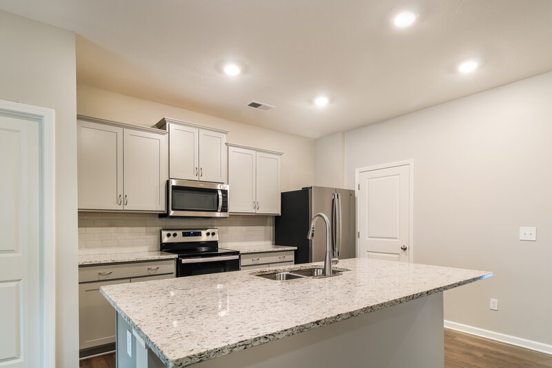 2,105/Mo, 365 Beau Tisdale Dr Oakland, TN 38060 Kitchen View