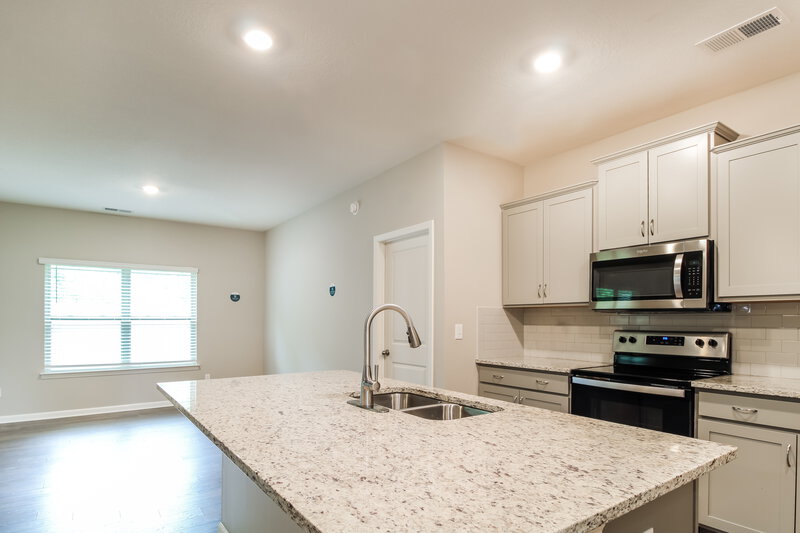 2,105/Mo, 365 Beau Tisdale Dr Oakland, TN 38060 Kitchen View 2