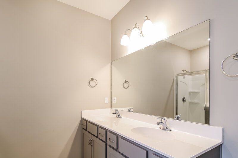 2,105/Mo, 365 Beau Tisdale Dr Oakland, TN 38060 Main Bathroom View 2