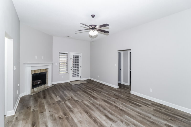 1,700/Mo, 7938 Mulberry Blvd Southaven, MS 38671 Living Room View