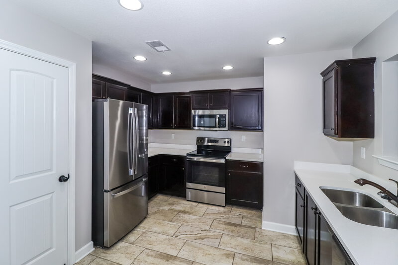 1,700/Mo, 7938 Mulberry Blvd Southaven, MS 38671 Kitchen View 2