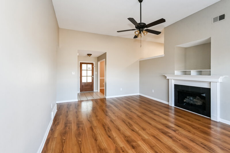 2,100/Mo, 1733 Timber Creek Dr Hernando, MS 38632 Living Room View