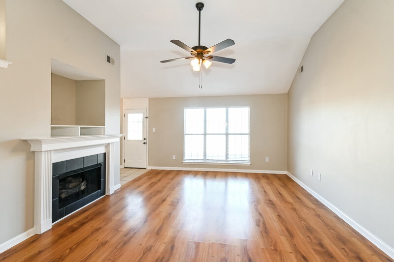 2,100/Mo, 1733 Timber Creek Dr Hernando, MS 38632 Living Room View 3