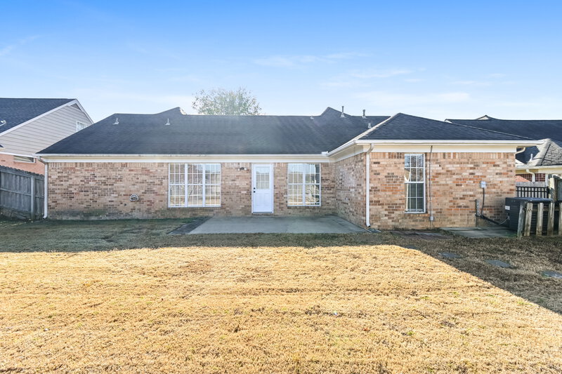 2,100/Mo, 1733 Timber Creek Dr Hernando, MS 38632 Rear View
