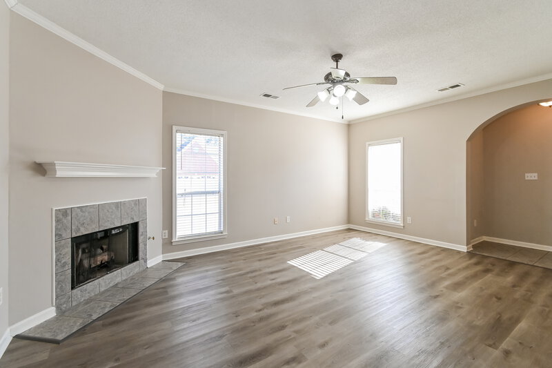 2,070/Mo, 8730 Eagle View Dr Cordova, TN 38018 Living Room View 2