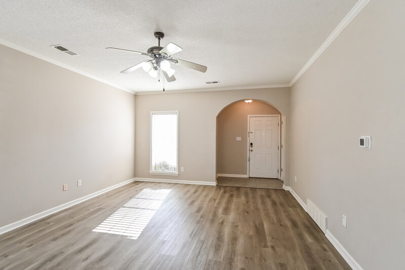 2,070/Mo, 8730 Eagle View Dr Cordova, TN 38018 Living Room View 3