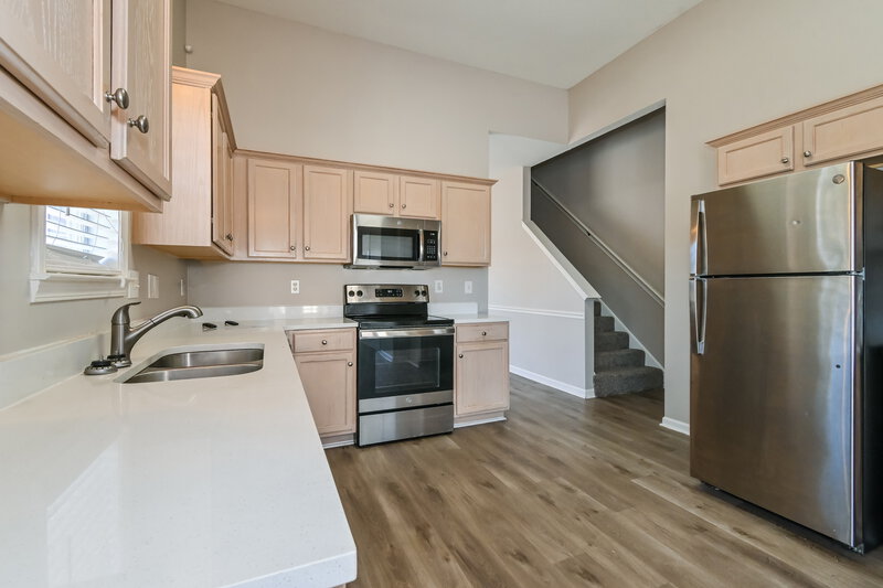 2,070/Mo, 8730 Eagle View Dr Cordova, TN 38018 Kitchen View