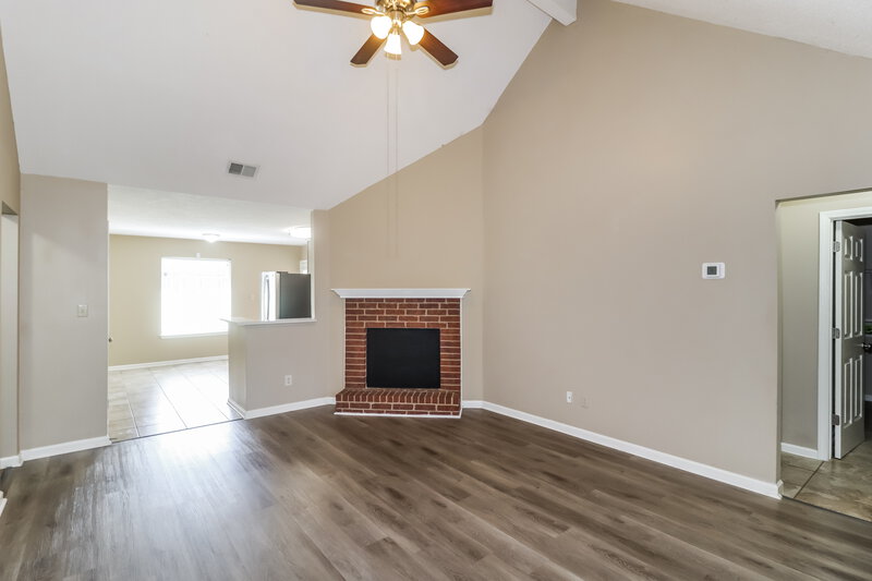 1,775/Mo, 7091 Ireland Dr Cordova, TN 38018 Living Room View