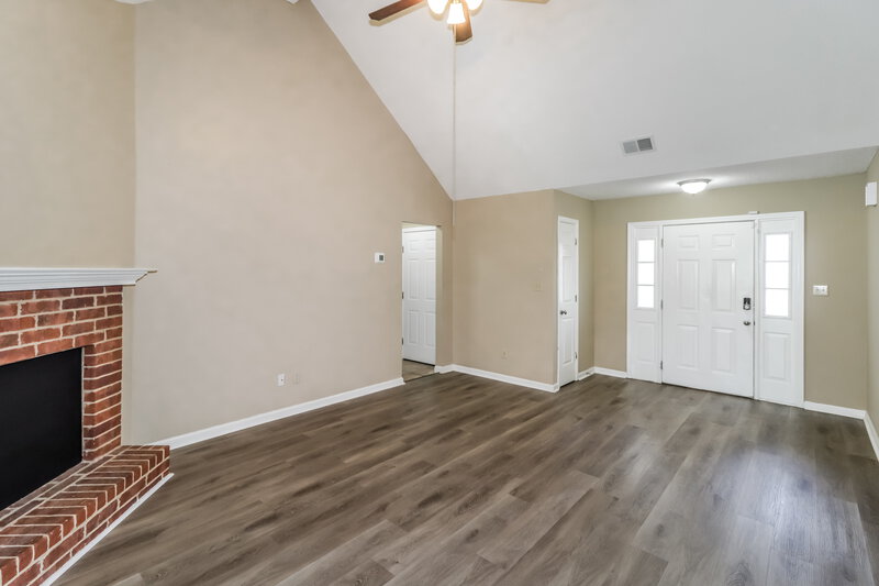 1,775/Mo, 7091 Ireland Dr Cordova, TN 38018 Living Room View 2