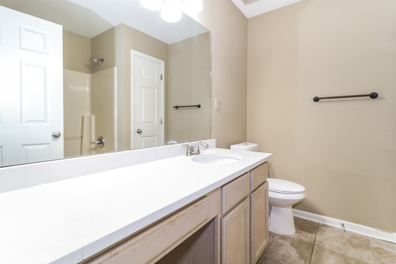 1,775/Mo, 7091 Ireland Dr Cordova, TN 38018 Main Bathroom View