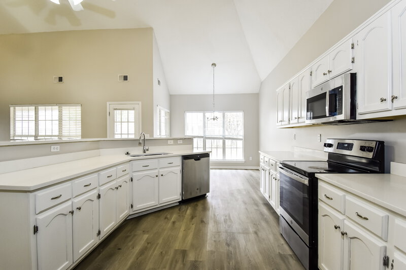 1,975/Mo, 13218 Sandbourne S Olive Branch, MS 38654 Kitchen View