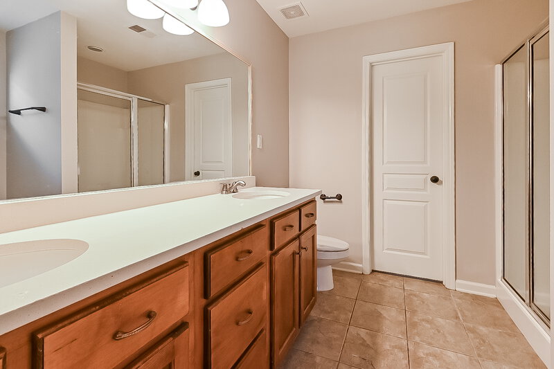 2,980/Mo, 2936 Glennbury Ln Southaven, MS 38672 Main Bathroom View