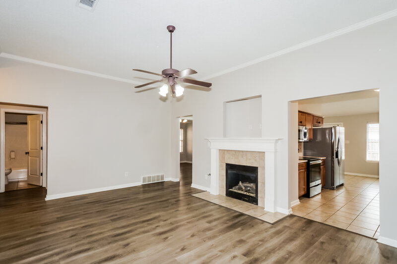 1,710/Mo, 10247 Morning Hill Dr Cordova, TN 38016 Living Room View 3