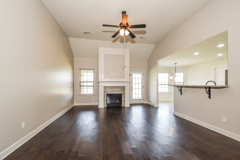 2,355/Mo, 3469 Marion Ln Southaven, MS 38672 Living Room View