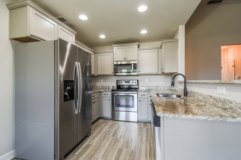 2,355/Mo, 3469 Marion Ln Southaven, MS 38672 Kitchen View