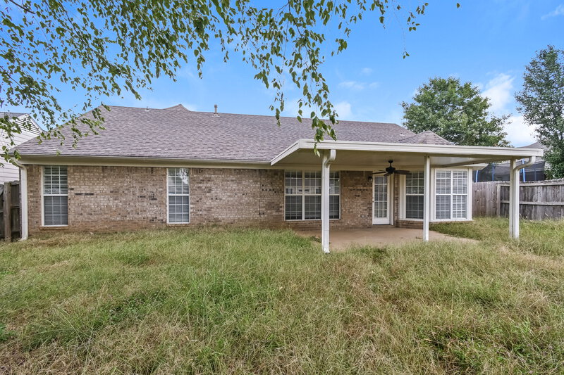 1,855/Mo, 1923 Clairmont Dr Southaven, MS 38671 Rear View