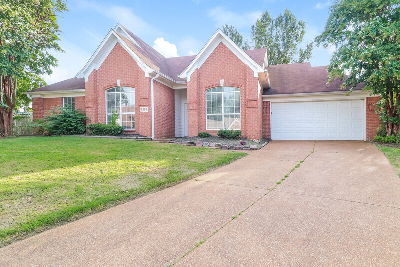 1,940/Mo, 4385 Muskerry Cove Memphis, TN 38125 Front View