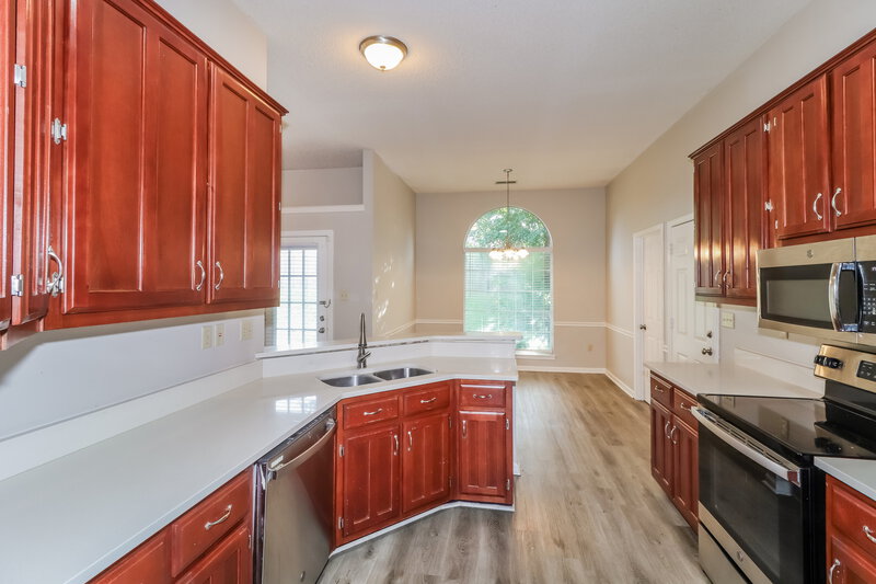 1,940/Mo, 4385 Muskerry Cove Memphis, TN 38125 Kitchen View 2
