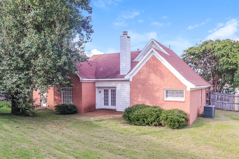 1,940/Mo, 4385 Muskerry Cove Memphis, TN 38125 Rear View 2