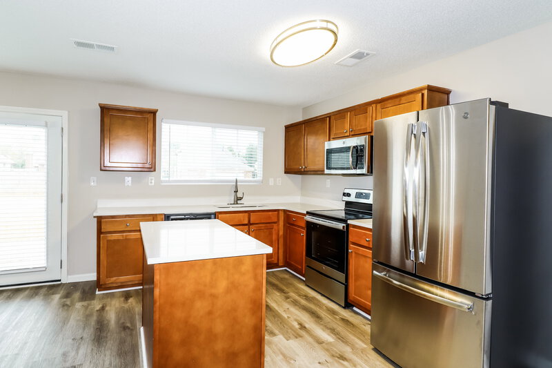 1,710/Mo, 10041 Chariden Dr Cordova, TN 38016 Kitchen View