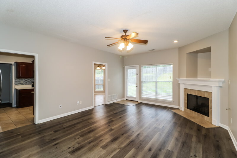 2,045/Mo, 246 Fairway Trace Dr Hernando, MS 38632 Living Room View