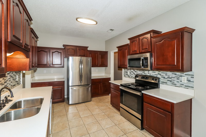 2,045/Mo, 246 Fairway Trace Dr Hernando, MS 38632 Kitchen View 2