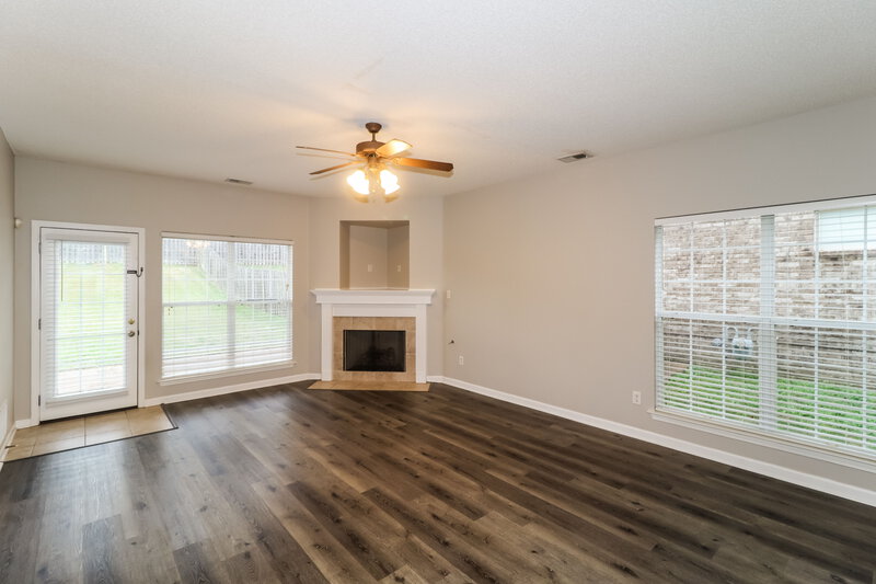 2,045/Mo, 246 Fairway Trace Dr Hernando, MS 38632 No Caption View 2