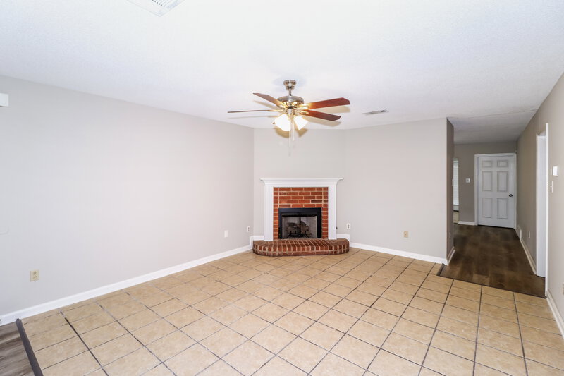 1,655/Mo, 1067 Nolan Ln Cordova, TN 38018 Living Room View 2