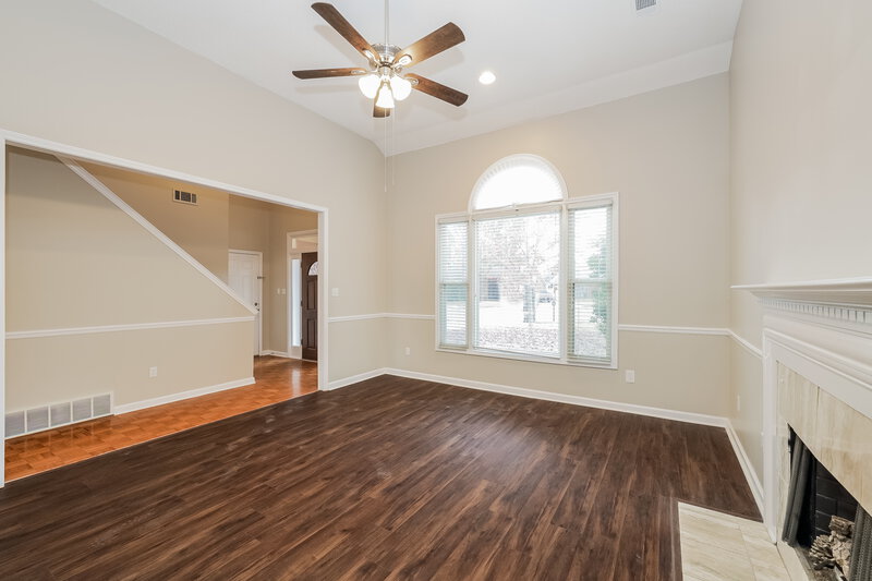 3,070/Mo, 4123 Golf View Cv Bartlett, TN 38135 Living Room View 2