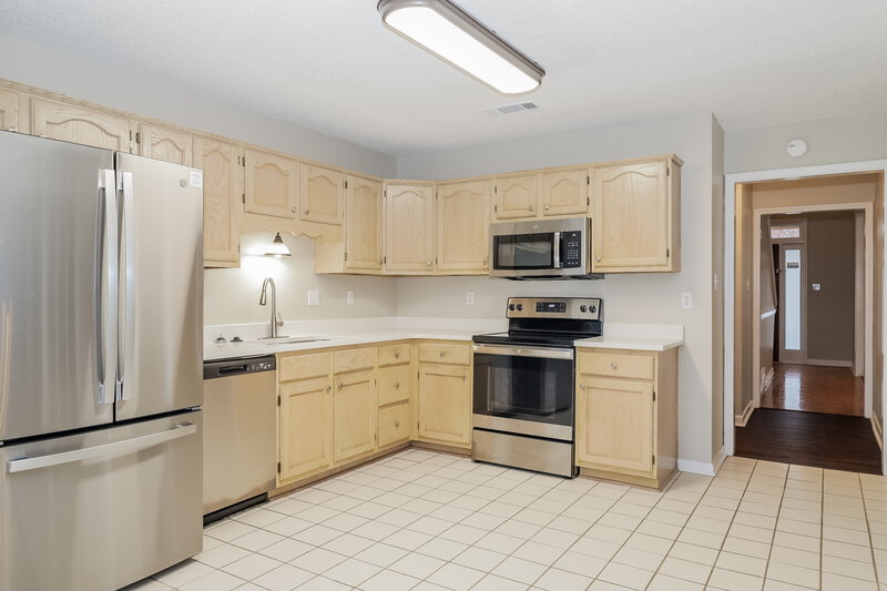 3,070/Mo, 4123 Golf View Cv Bartlett, TN 38135 Kitchen View 2