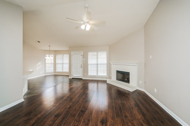 1,585/Mo, 1403 Leery Cove Cordova, TN 38016 Living Room View