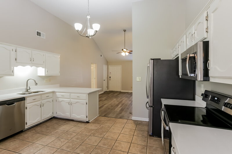 1,485/Mo, 7400 Bramble Ln Walls, MS 38680 Kitchen View 2