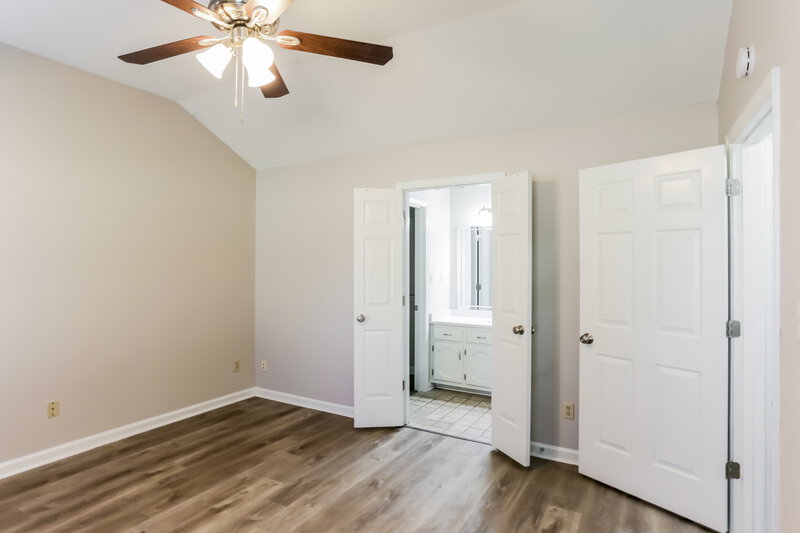 1,485/Mo, 7400 Bramble Ln Walls, MS 38680 Main Bedroom View 3