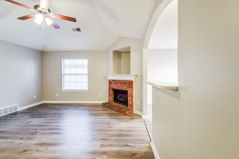 1,790/Mo, 1107 Breezy Valley Dr Cordova, TN 38018 Living Room View