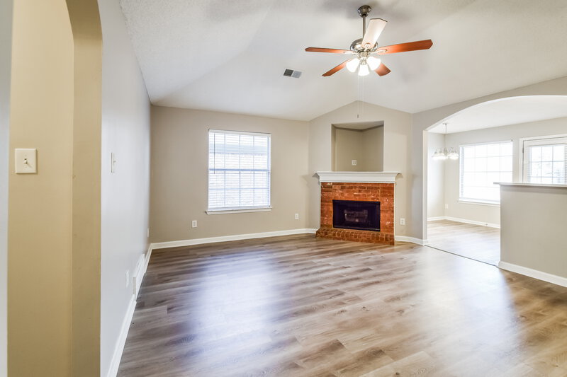 1,790/Mo, 1107 Breezy Valley Dr Cordova, TN 38018 Living Room View 2