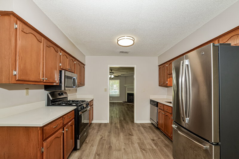 1,875/Mo, 7163 Windsor Dr Horn Lake, MS 38637 Kitchen View 2