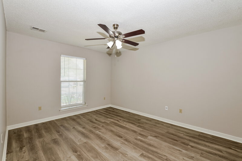 1,875/Mo, 7163 Windsor Dr Horn Lake, MS 38637 Main Bedroom View