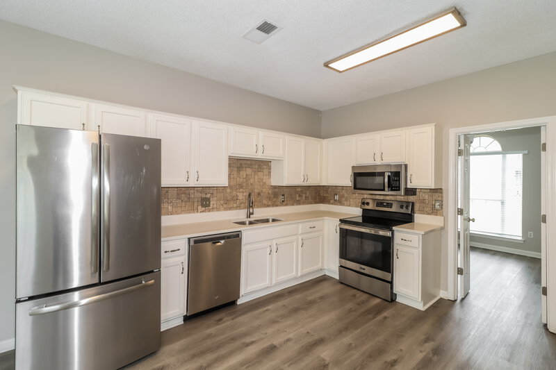 1,900/Mo, 7415 Creekside Dr Olive Branch, MS 38654 Kitchen View 2