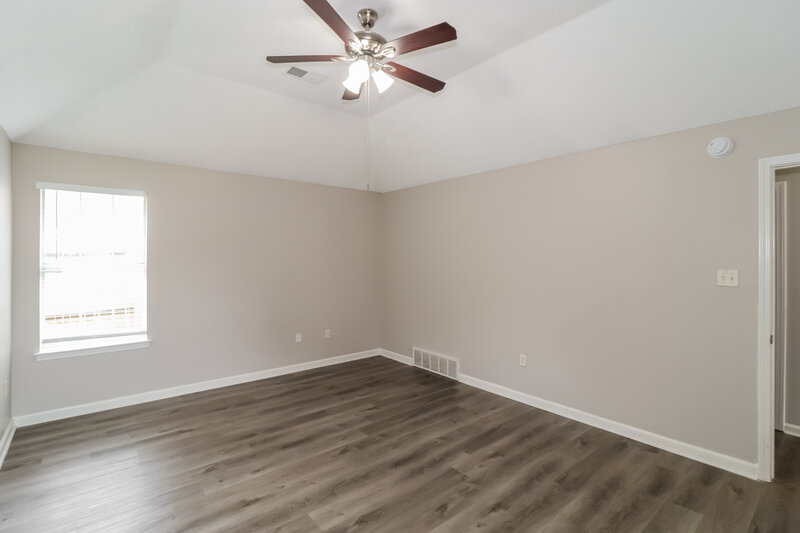 1,900/Mo, 7415 Creekside Dr Olive Branch, MS 38654 Main Bedroom View 2