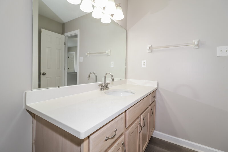 1,900/Mo, 7415 Creekside Dr Olive Branch, MS 38654 Bathroom View