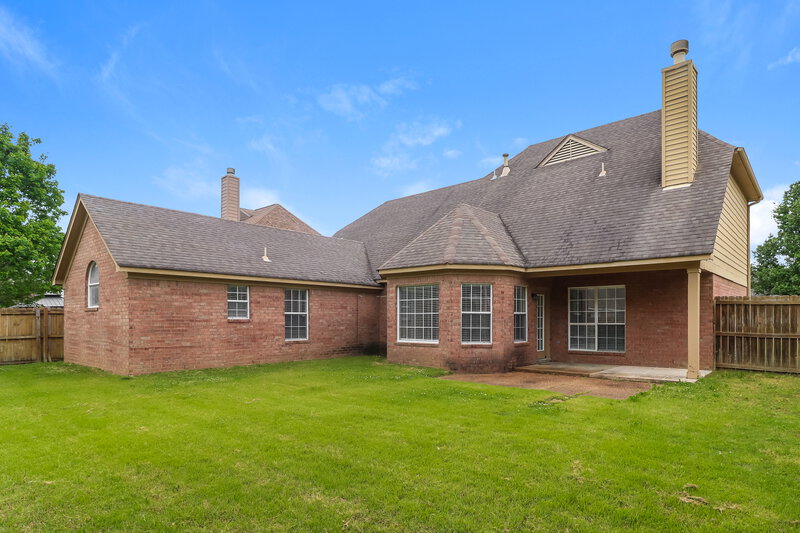 1,900/Mo, 7415 Creekside Dr Olive Branch, MS 38654 Rear View