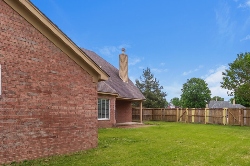 1,900/Mo, 7415 Creekside Dr Olive Branch, MS 38654 Rear View 2