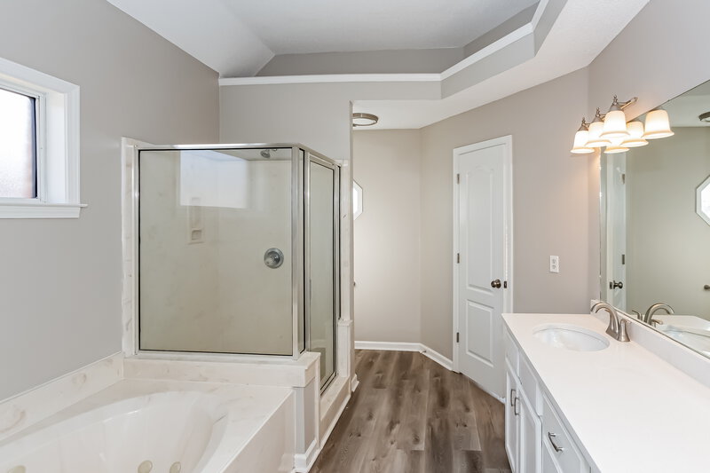 2,020/Mo, 13064 Sandbourne S Olive Branch, MS 38654 Main Bathroom View