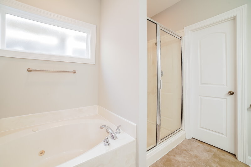 1,910/Mo, 2910 Keeley Cove Southaven, MS 38672 Main Bathroom View 2