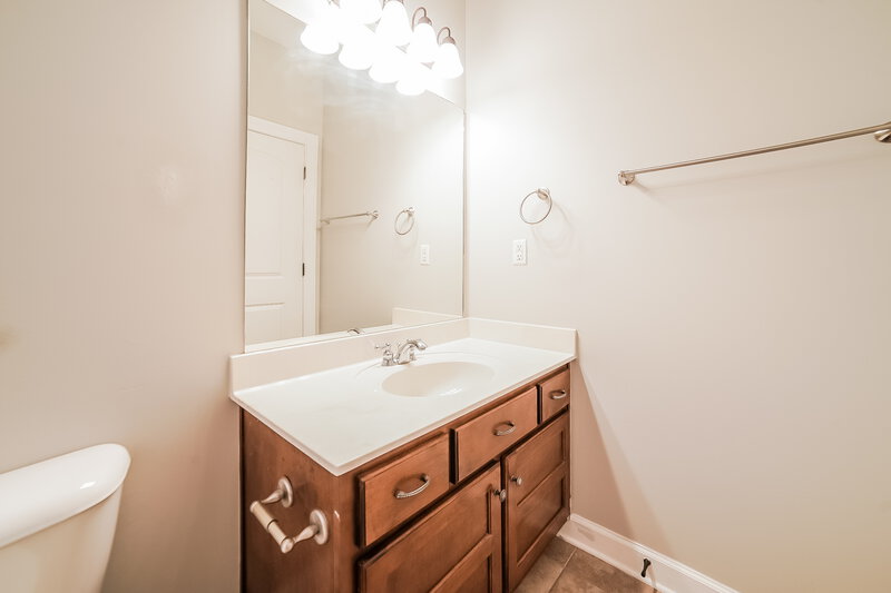 1,910/Mo, 2910 Keeley Cove Southaven, MS 38672 Bathroom View