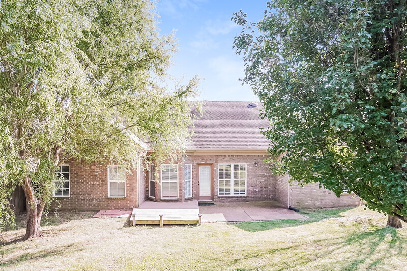 1,910/Mo, 2910 Keeley Cove Southaven, MS 38672 Rear View