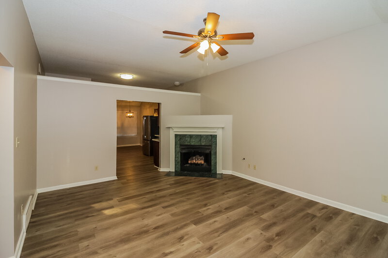1,715/Mo, 5700 Kayla Dr Southaven, MS 38671 Living Room View 3