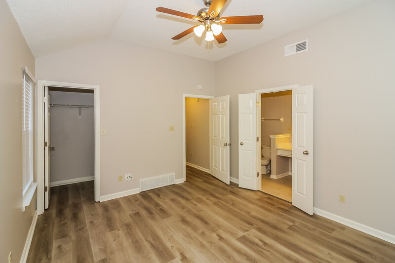 1,715/Mo, 5700 Kayla Dr Southaven, MS 38671 Main Bedroom View 2