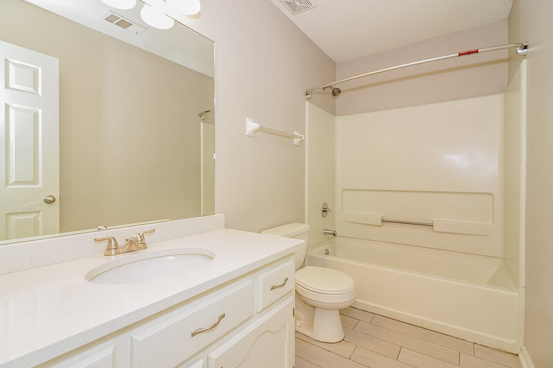 1,715/Mo, 5700 Kayla Dr Southaven, MS 38671 Bathroom View