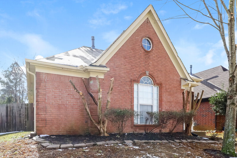 1,705/Mo, 6943 Parkbrook Ln Cordova, TN 38018 Front View